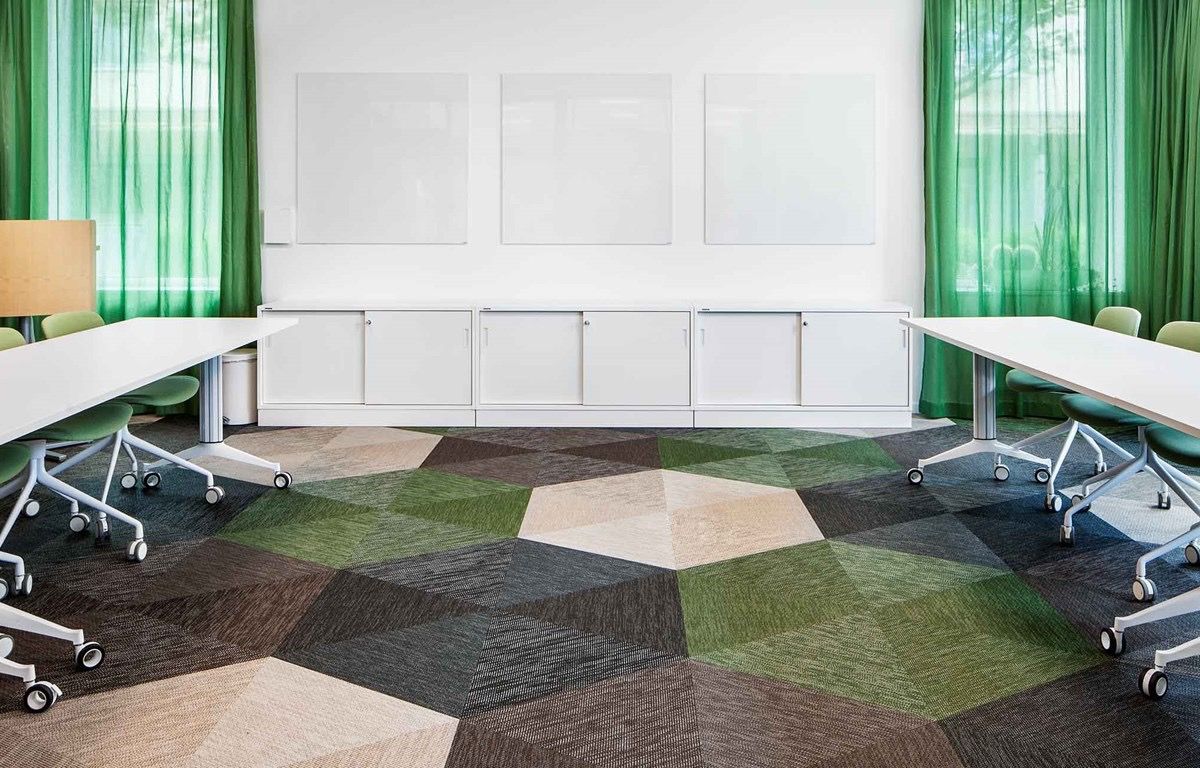 酒店地毯与方块地毯的不同安装方式与注意事项